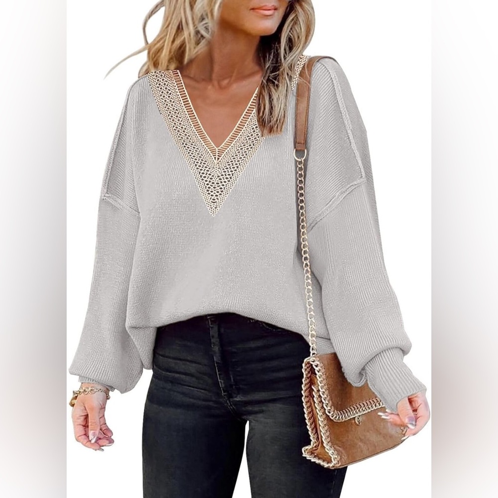 NWT Women's Sweater Size Small Lace V Neck Oversized